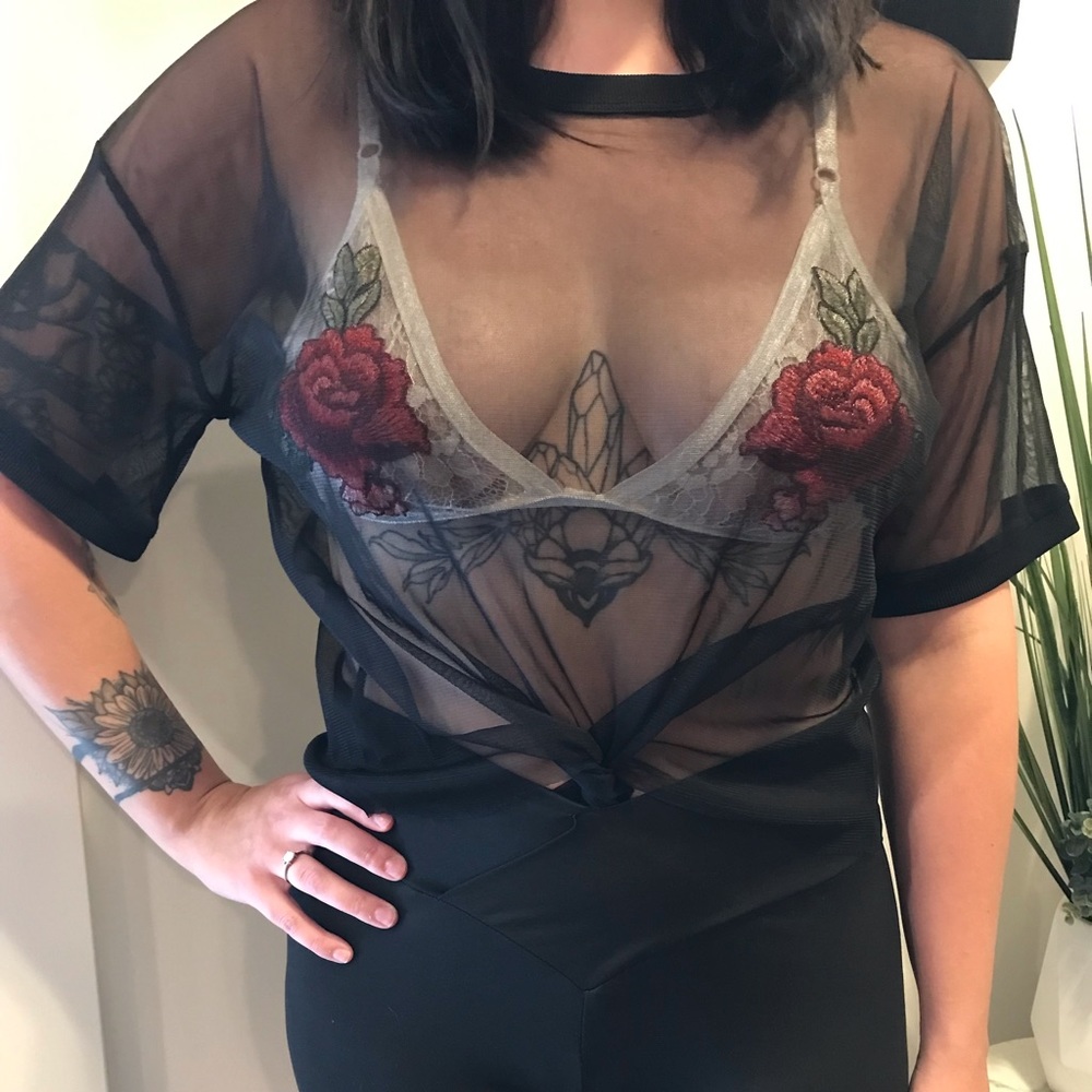 Mesh cropped top